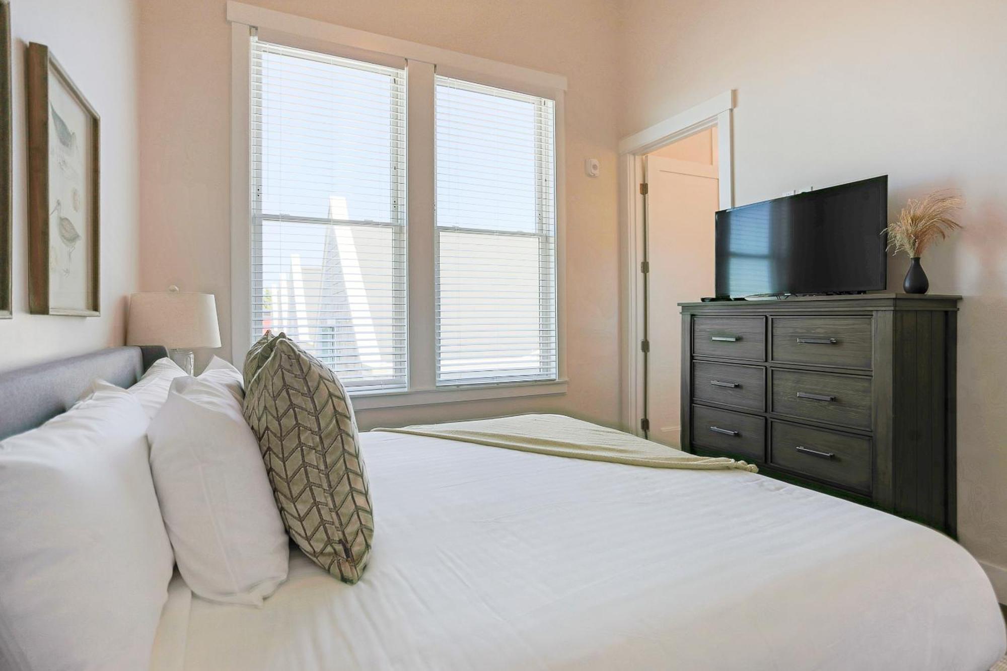 Windjammer By Seabrook Hospitality Pacific Beach Exterior photo